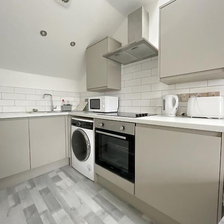 10Min To City - Free Parking - Private Studio - Contractor Friendly 曼彻斯特 外观 照片