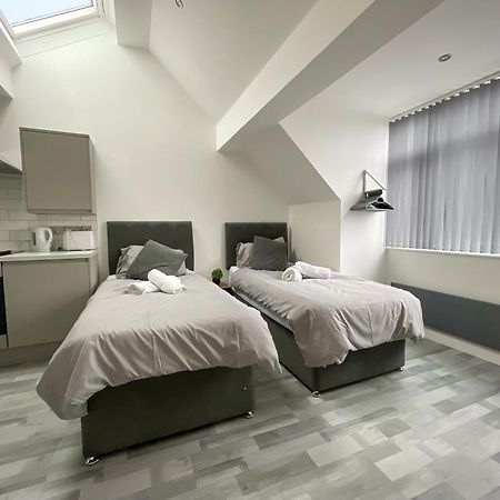 10Min To City - Free Parking - Private Studio - Contractor Friendly 曼彻斯特 外观 照片