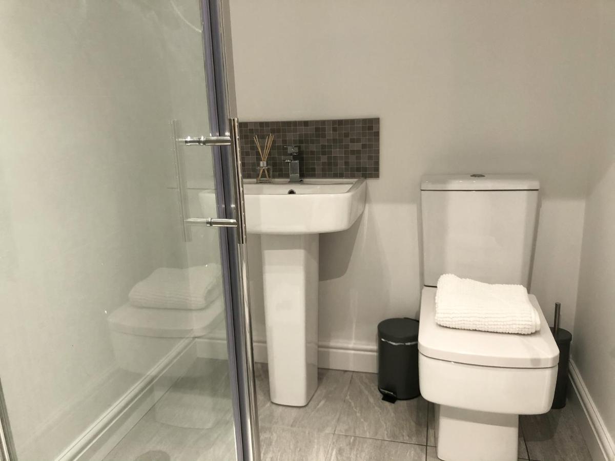 10Min To City - Free Parking - Private Studio - Contractor Friendly 曼彻斯特 外观 照片