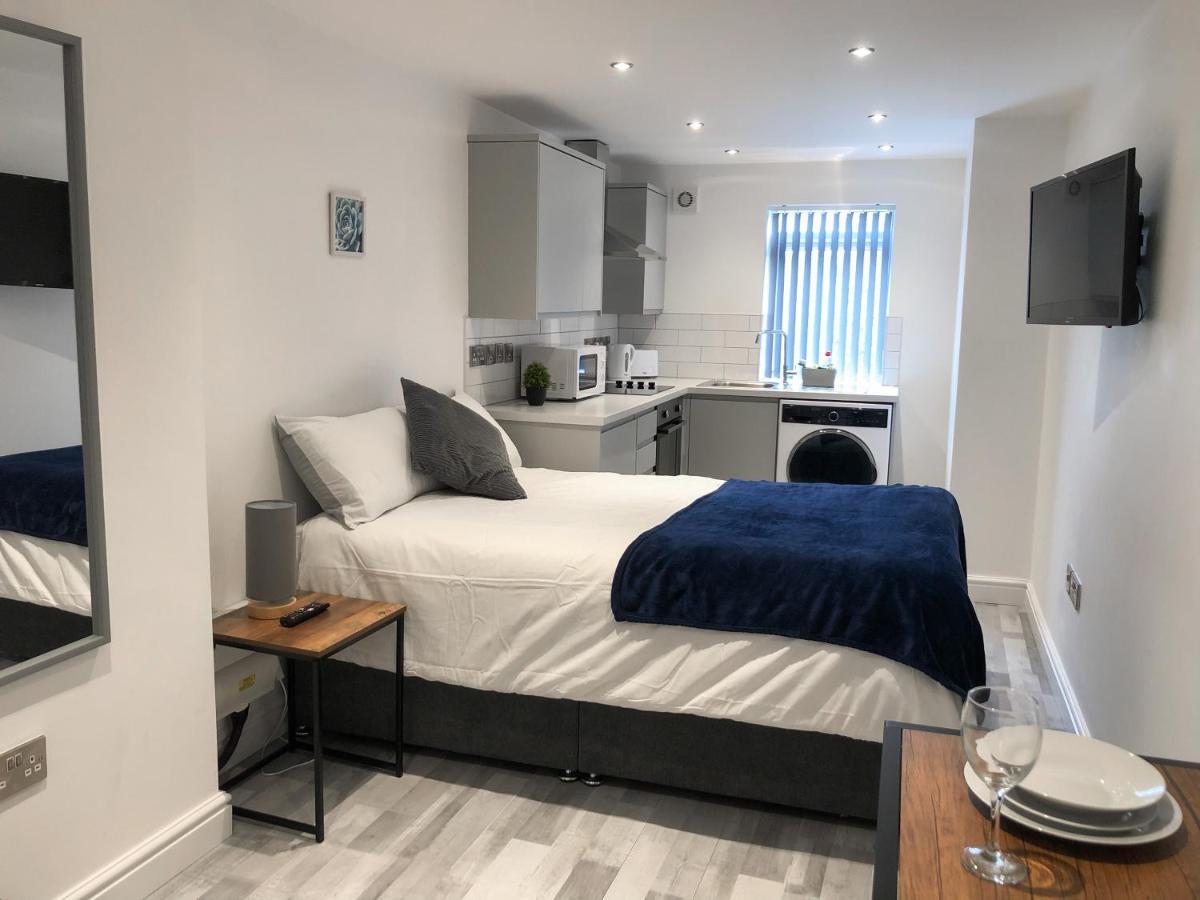 10Min To City - Free Parking - Private Studio - Contractor Friendly 曼彻斯特 外观 照片