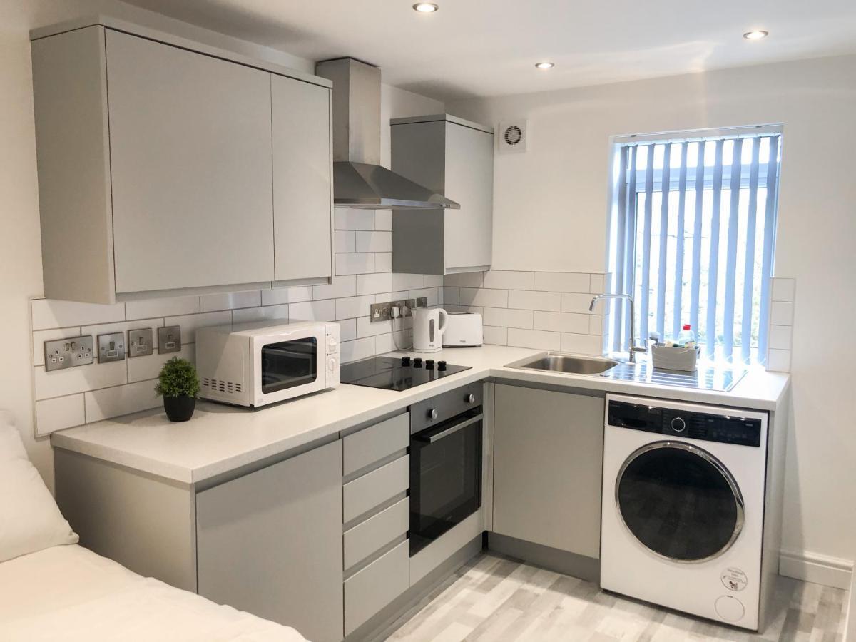 10Min To City - Free Parking - Private Studio - Contractor Friendly 曼彻斯特 外观 照片